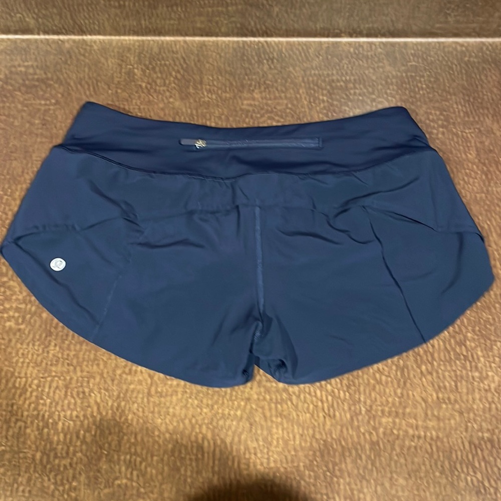 Like new Lululemon Speed Up Low Rise 2” size 6